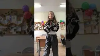 Вот ещё  сколько лет дадите ?
