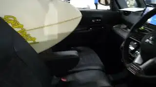 p2 三菱デリカミニ CHAMONIX SNOW GEAR（シャモニースノーギア）サーフボード室内積載｜東京アウトドアショー2024