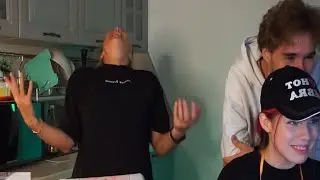 акулич и кореш мама норм поет 🎶