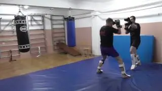 Комбинация ударов. Нога рука рука. Оберег