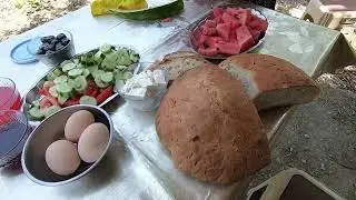 Bahçede sabah kahvaltısı cam balkon yapıyoruz