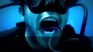 Как чистить зубы под Водой!!!