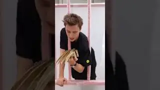 Влад А4 и команда. Выбраться из пленочной комнаты