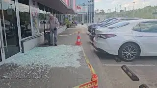 Broken window incident Rimi Ukmergės