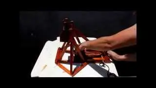 CATAPULTA TREBUCHET - ARMA MEDIEVAL