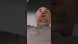красивая девушка показала свою киску