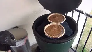 Pumpkin Pie on the Big Green Egg