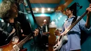 Саша собирает пузыри