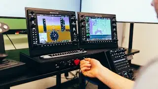 Cirrus Desktop Console Flight Simulator