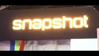 Snapshot 2 Photo Booth Standard - LAI Games - IAAPA 2015