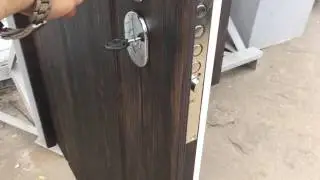 Дверь с замком ОМЕГА и замком ЧИЗА