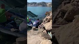 How not to drive boat !
