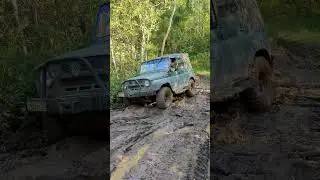 Не туда заехал Я . УАЗ пятиться раком . #bes #offroad #уаз #вездеход #лес #бездорожье #грязь #shorts