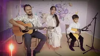 В ЗЕМЛЯНКЕ (Бьётся в тесной печурке огонь) Душевно с Балалайкой! - Союз Шадровых