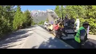 El Foyel: Vialidad Nacional trabaja con material en caliente  sobre Ruta Nacional 40.