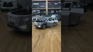 1:18 Scale Century Dragon HONGQI E-HS9 SUV Model | Premium Alloy Die-Cast Off-Road Vehicle