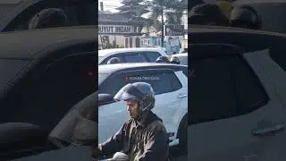 MACET DI PERSIMPANGAN JALAN TERUSAN CIBADUYUT - TAMAN CIBADUYUT INDAH