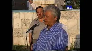 Президент РС(Я) М. Е. Николаев с группой по ликвидации последствий паводка 2001 г. в Томпонском р.