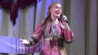 Месяц спрятался за рощу