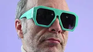 Aktorius A. Lenčys garso įrašų studijoje vėl stoja prie mikrofono...