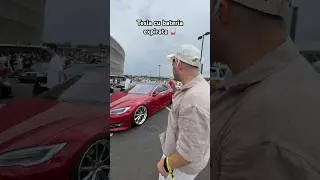Tesla ambalată