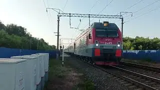 ЭП1М-744 с пассажирскими вагонами