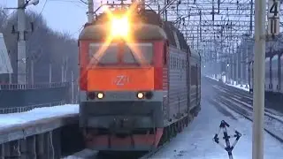 Семёрки на скорости! ЧС7-227 и ЧС7-108 с пассажирскими поездами