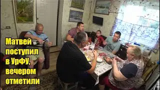 Жарим блины на трех сковородках. Болят локти. Повидло. Котлеты. Сама отремонтировала посудомойку.
