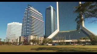 FREE Video Stock 4K – Jacksonville FL Landing Skyline Panoramic Shot