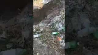 В Усть-Каменогорске машина ушла под землю