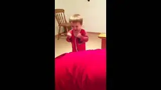 baby scared of dads buttcrack