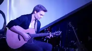 Queen - We will rock you (solo acoustic guitar)