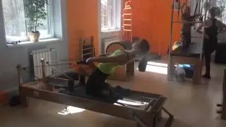 Упражнение Thigh Stretch вытяжение бедер