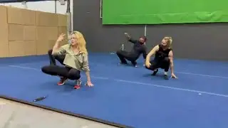 Caity lotz teaches the stunts to breakdance on set Legends of tomorrow season 7 