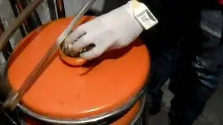 CORTANDO ESFERA DE NAVIDAD
