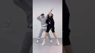 Ping pong HYUNA and DAWN 