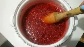 Собираю кислицу.