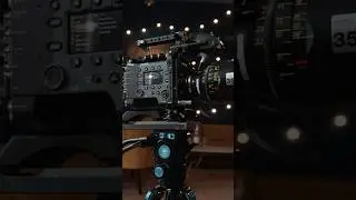 Gemeinsam mit @zhong.to schaue ich mir das Sirui SVS75 Videostativ an. #filmmaking
