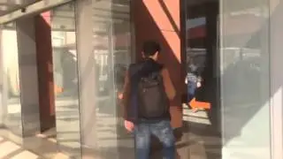Otomatik Cam Kapının İlginç Görünümü