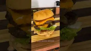 In-n-Out Burger Animal Style - Ana Maria Brogui