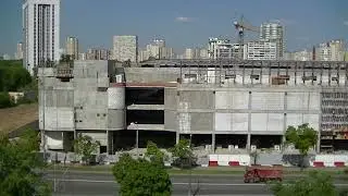 Стройка у метро 