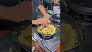 Indomie Goreng Abah Muso Pinggir Jalan Racikannya Mantul