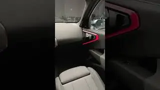 Unusual Interior Effect of the Hazard Light 🔴! 2025 BMW X3 