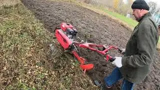 вспашка запушенного поля легким мотоблоком
