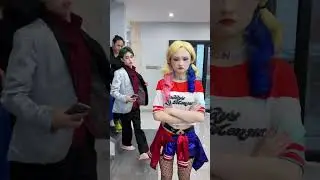 Harley Quinn has a crush on the Joker