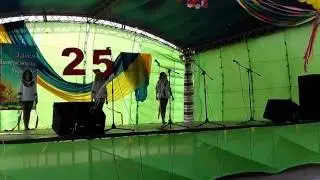 Танцювати біля неба, надію нести