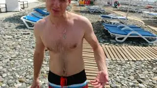 Что делать если искупался в море с телефоном. Или не покупайте плавательные шорты