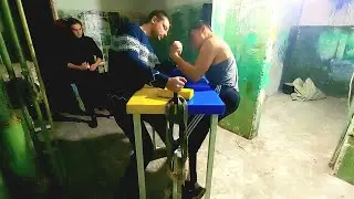 Підпільна качалка. Боротьба на руках.