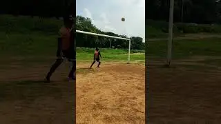 Defenders effort #football  #shorts  #defender
