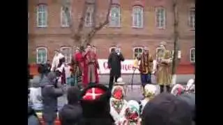 Губернатор Василий Голубев  рубит капусту в Старочеркасске 2014г